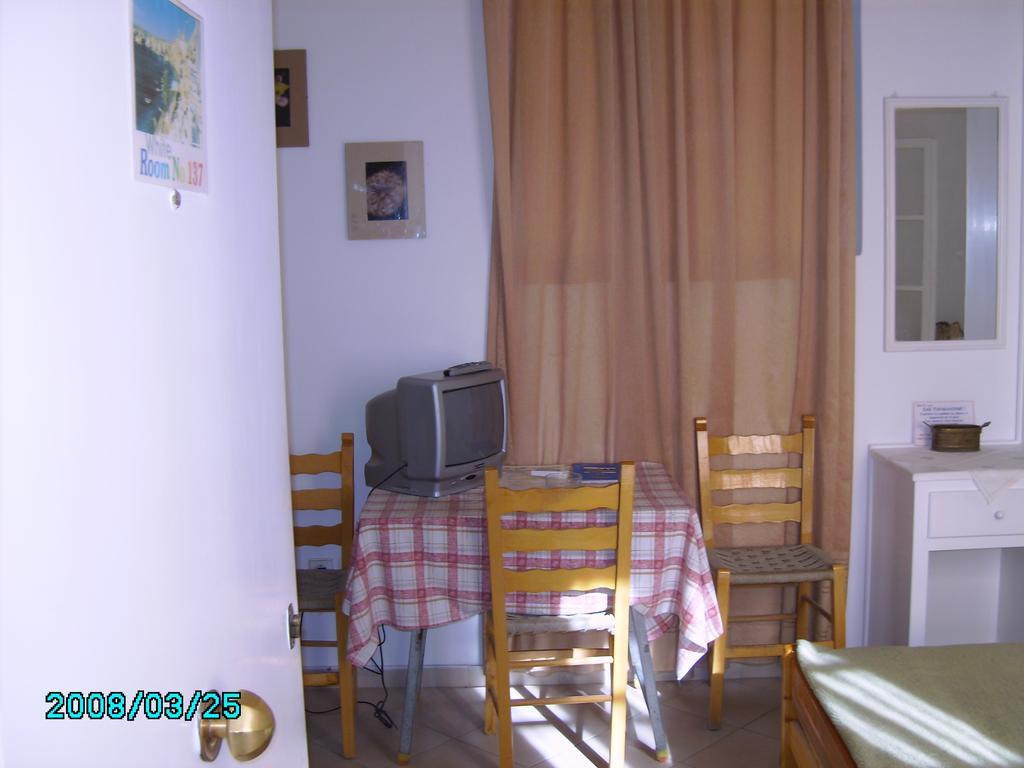 Sea Colours Rooms & Apartments Ermoupoli Zimmer foto